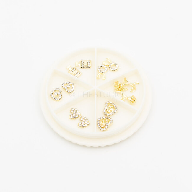 The Studio The Studio - Art Pack #534 - Heart and Flower Charms - 12 pcs