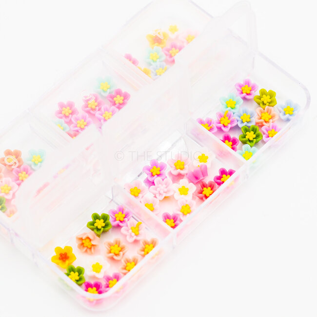 The Studio - Art Pack #547 - Assorted Flowers