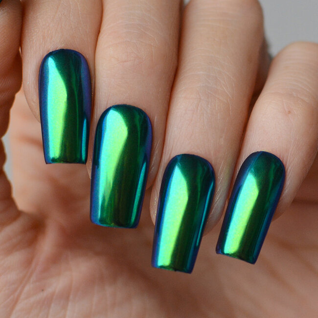 Pink Mask - Chameleon - 1 - Nail Art