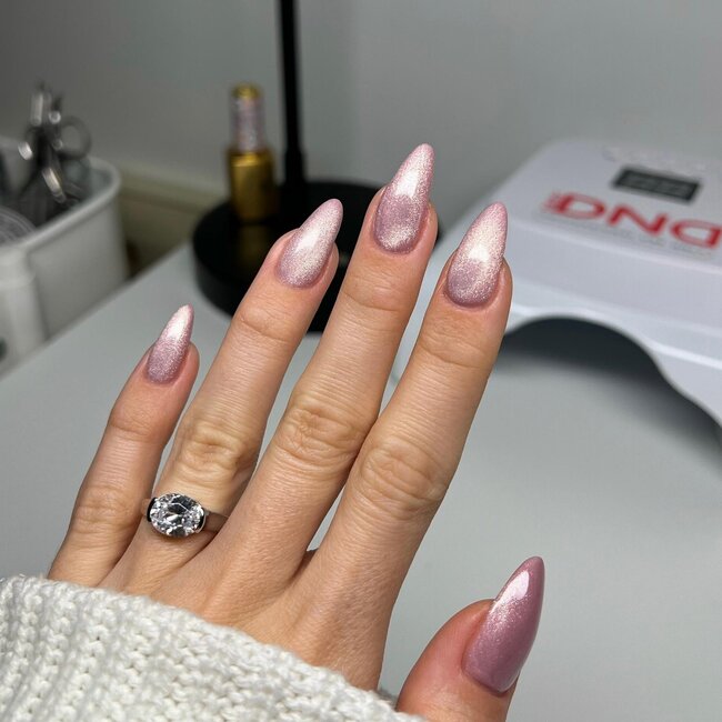 DND DIVA - 9D Cat Eye - 28 Daydream - Just Kitten