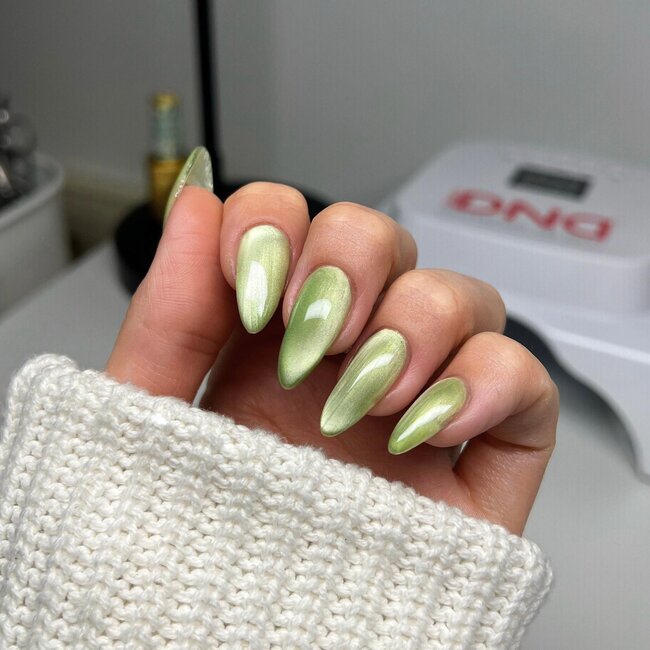 DND DIVA - 9D Cat Eye - 12 Glassball - Leafy Prowl