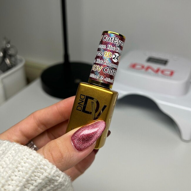 DND DIVA - 9D Cat Eye - 24 Candy - Hot Cinnamon