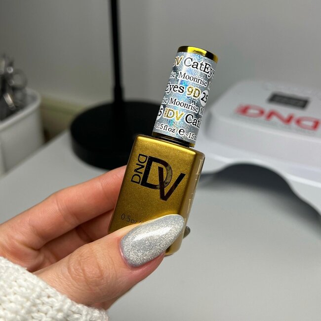 DND DIVA - 9D Cat Eye - 25 Daydream - Moonrise