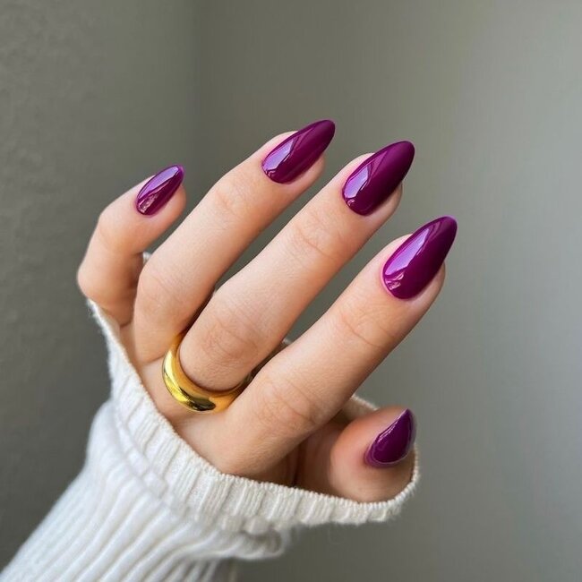 DND DIVA - 253 - Gothic Grape - DUO Polish