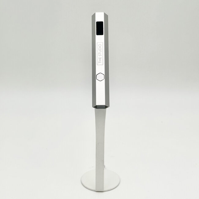 The Studio The Studio - Magnetic Flash Cure Light w/Stand - Silver