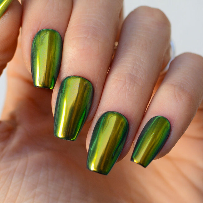 Pink Mask - Aurora #5 - Nail Art Chrome