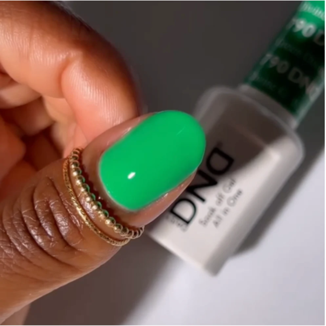 DND - 0 790 - Divine Green - DUO Polish