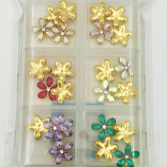 The Studio - Art Pack #514 - Assorted Flower Charms - 24 pcs