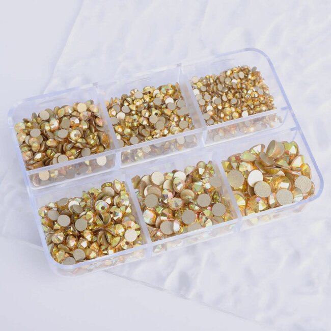 The Studio - Art Pack #386 - Assorted Gold Rhinestone - 6 pcs