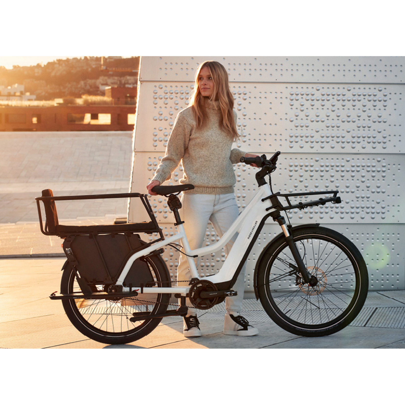 Riese & Muller Riese & Muller, Multicharger2 Mixte GT Vario Pearl White/Black Matte 47cm