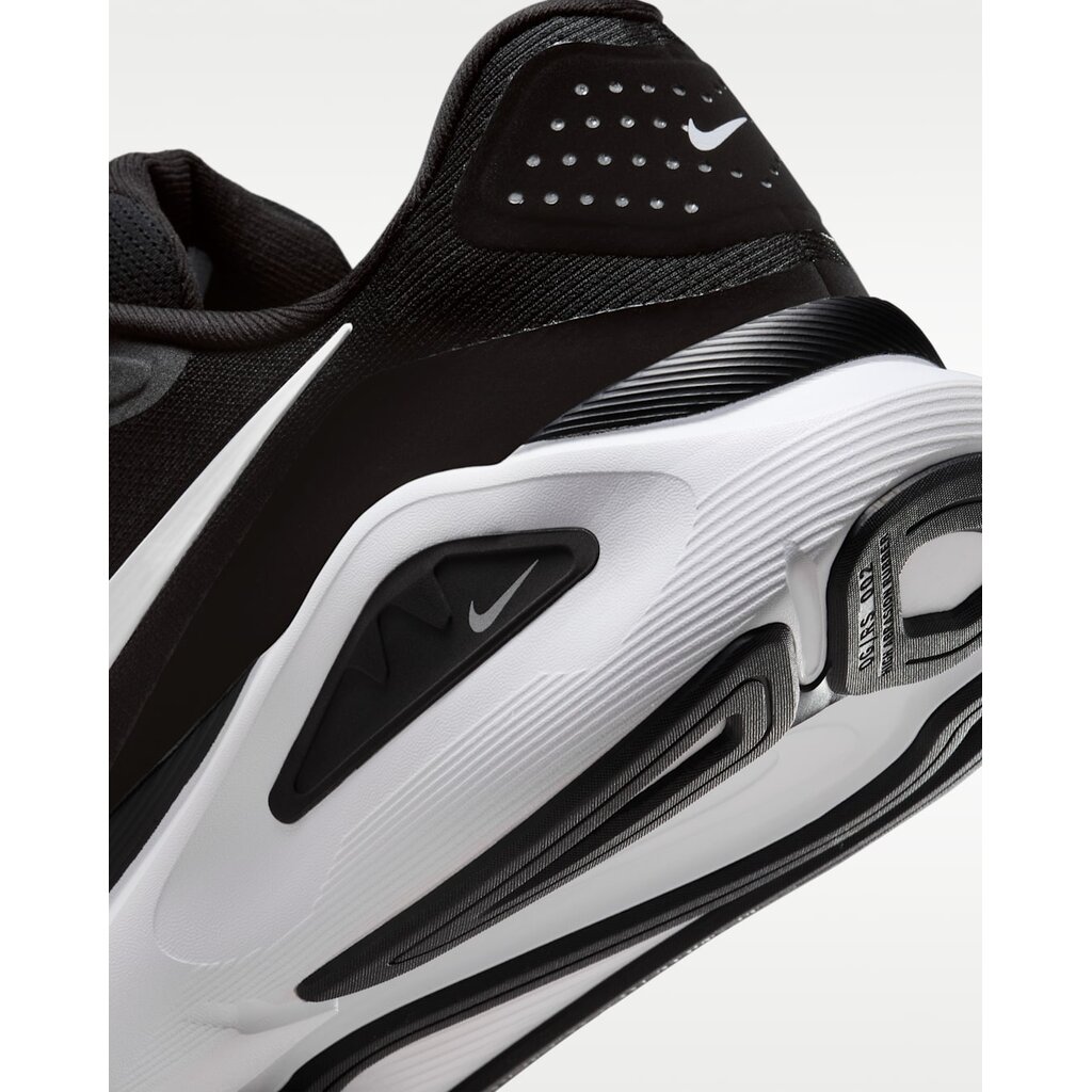Nike Nike Structure 26