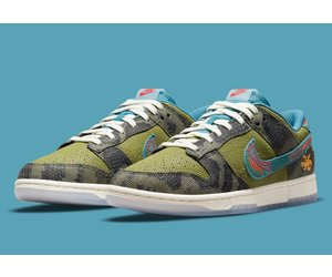 Nike x Familia SB Dunk Low First Avenue Sneakers - Farfetch