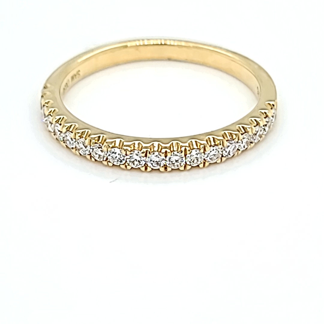 14KY 19 Stone Wedding Band Prong Set 0.15CTTW