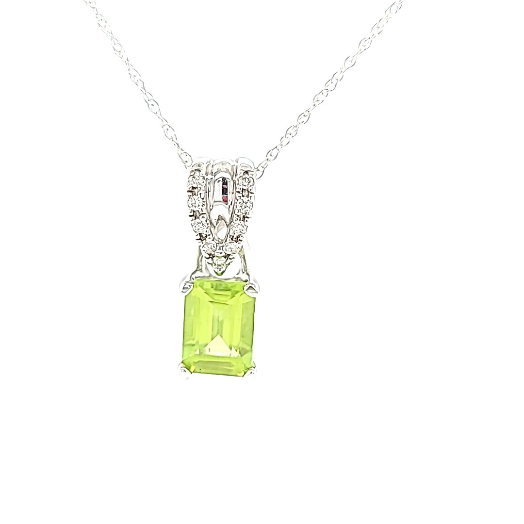 14KW Emerald Cut Peridot Pendant With Diamond Accents