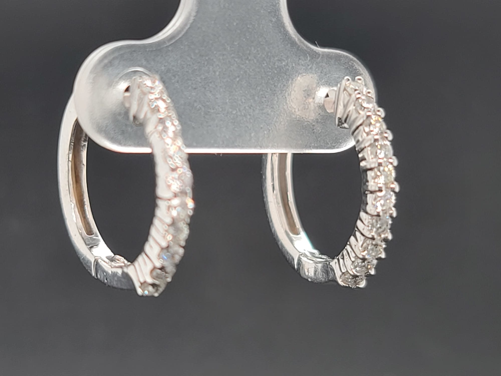 14KW 0.54TW LG Diamond Heart Pendant (E-F VS-SI)