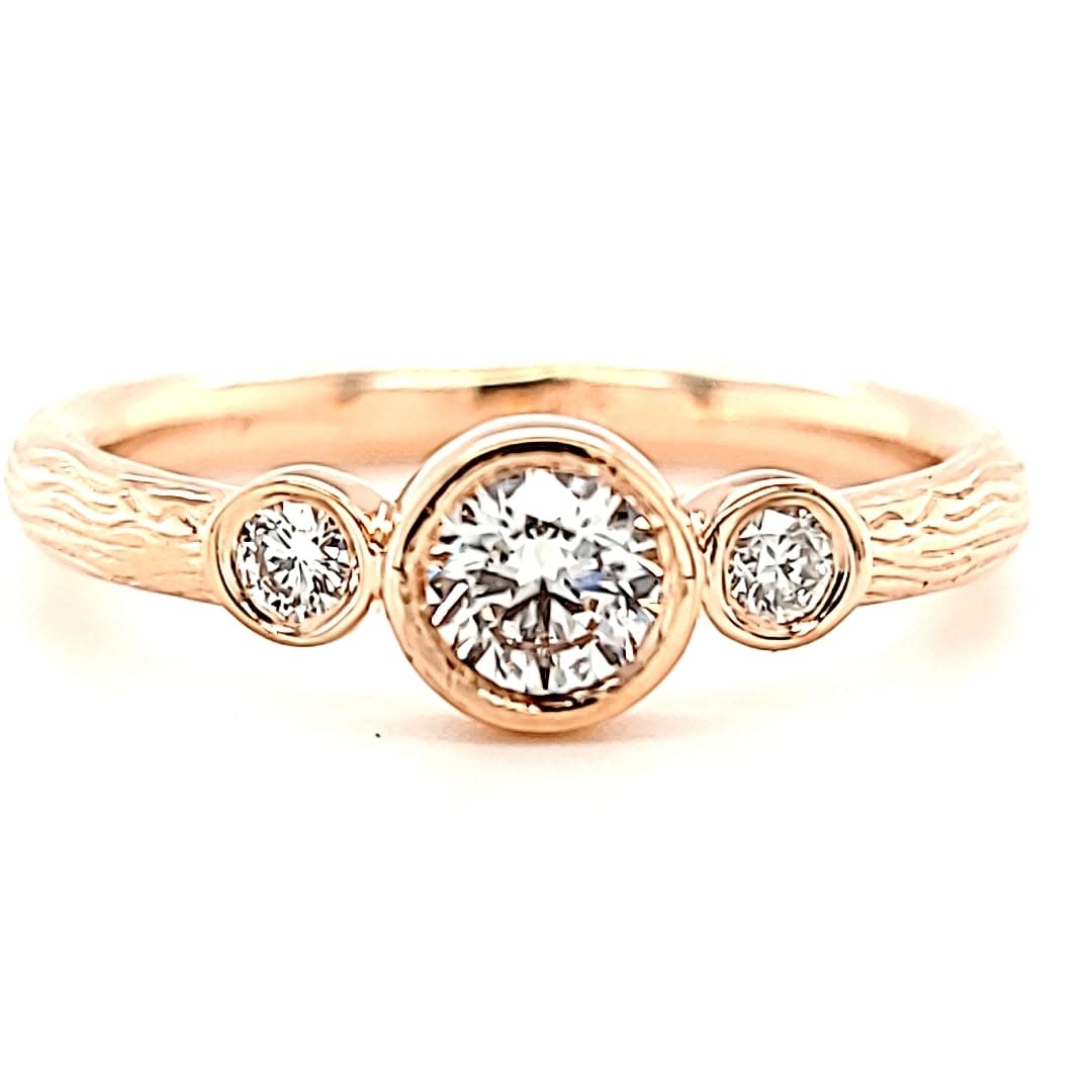 14KR Three Stone Diamond Ring Bark Texture