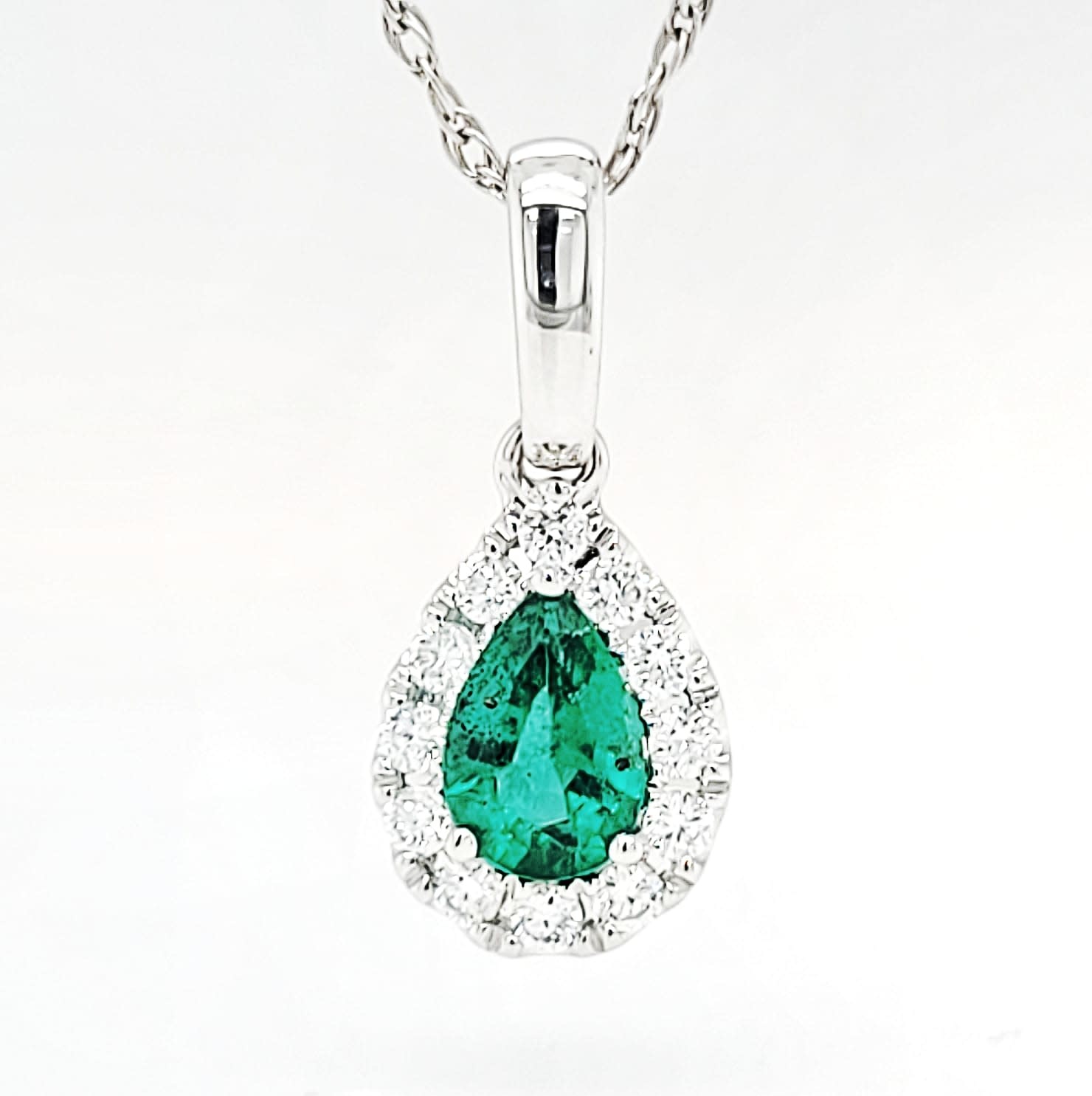 14KW .33CT Emerald Halo Pendant .16tw