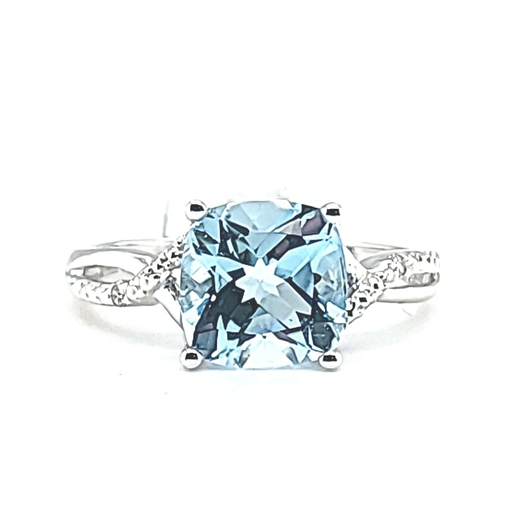 14KW Blue Topaz Fashion Ring  2.59CT