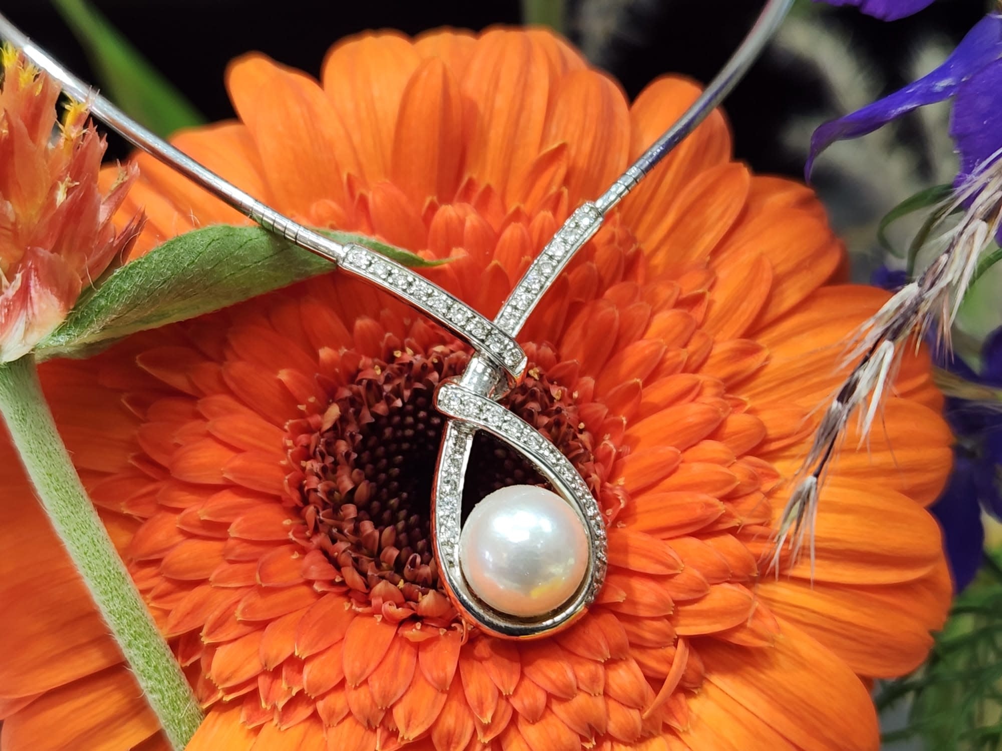 18KW Pearl and Natural Diamond Necklace
