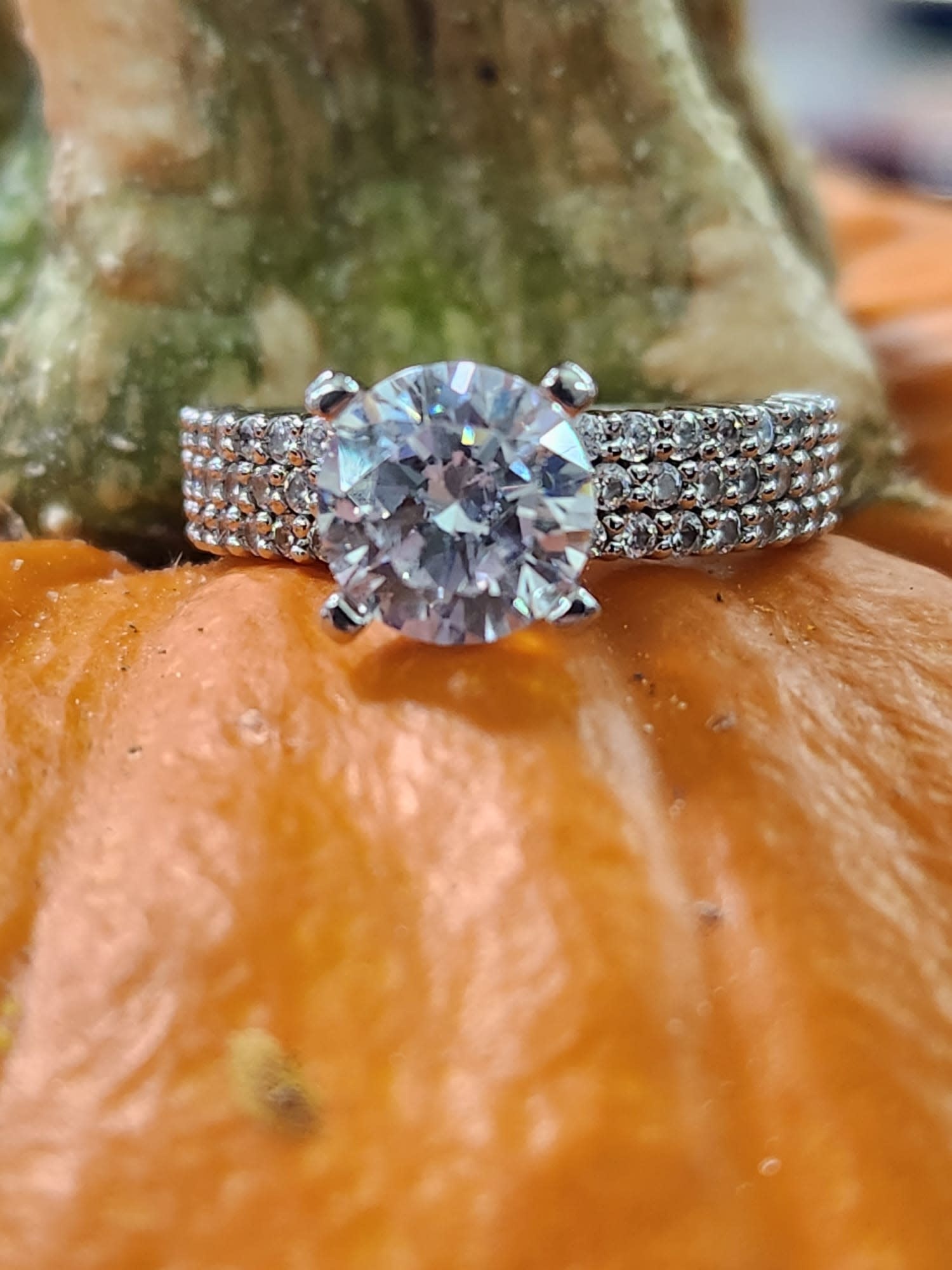 14KW Cubic Zirconia Engagement ring