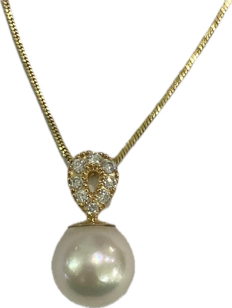 Legend 14KY Pearl Pendant with Diamonds