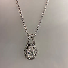 .925 OV 1.38CTW LG Diamond Pendant