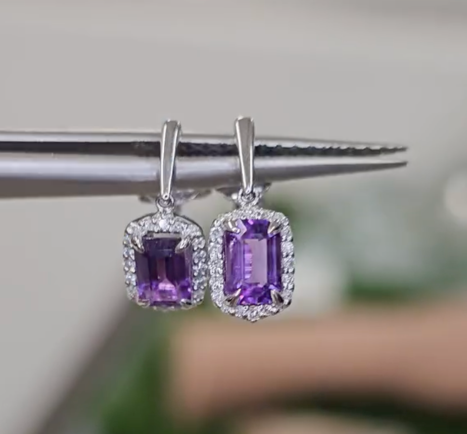 14KW Amethyst Dangle Earrings Dia .15 Am 1.1ct