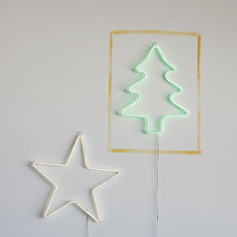 White Wire Star Wall Decor & LED Light