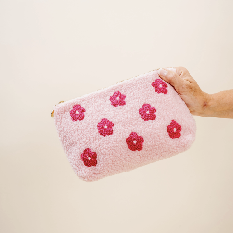 https://cdn.shoplightspeed.com/shops/641203/files/58867215/800x800x1/teddy-pouch-pink-floral.jpg