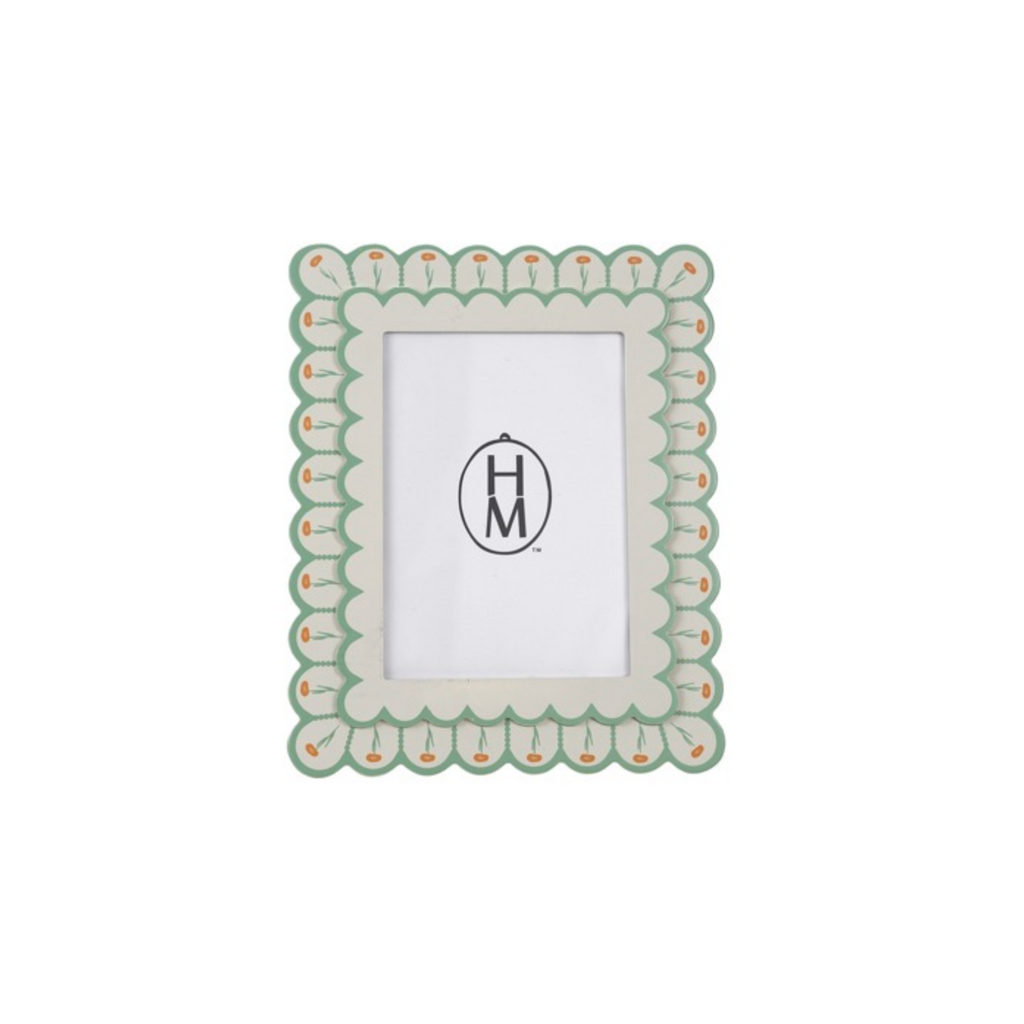 Scalloped Photo Frame with Flowers