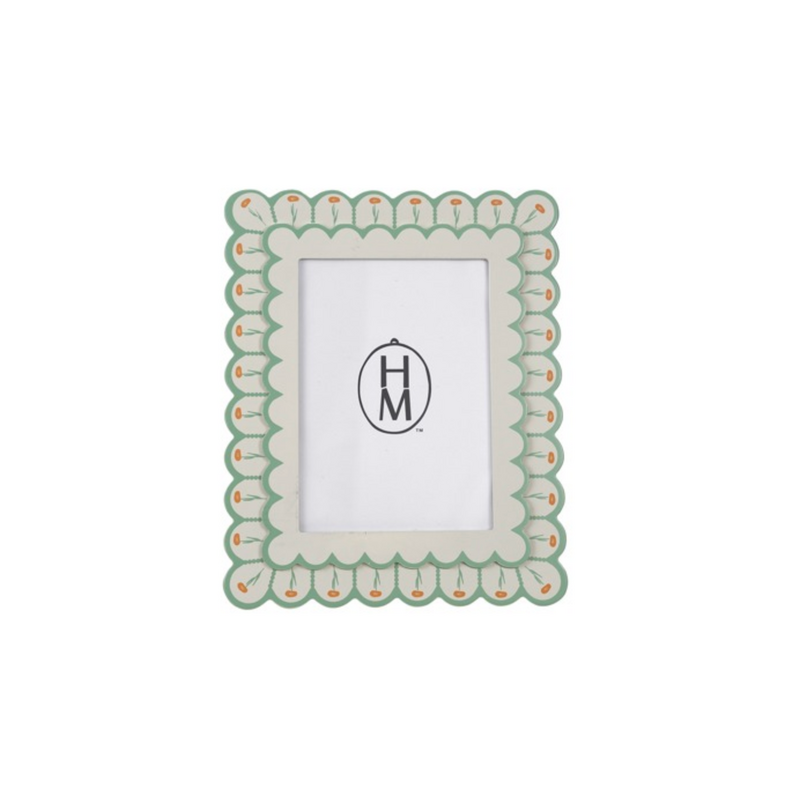 Scalloped Photo Frame with Flowers