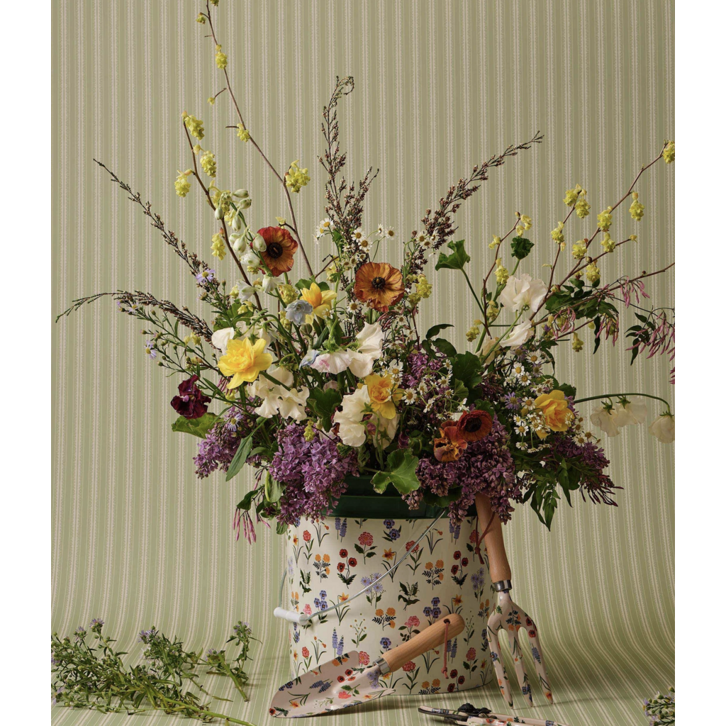 Garden Study 3.5 Gallon Bucket