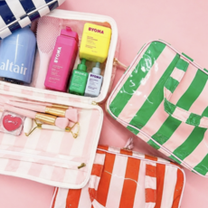 Gloss & Go Colorful Stripe Wipeable Travel Cosmetic Case White/Navy