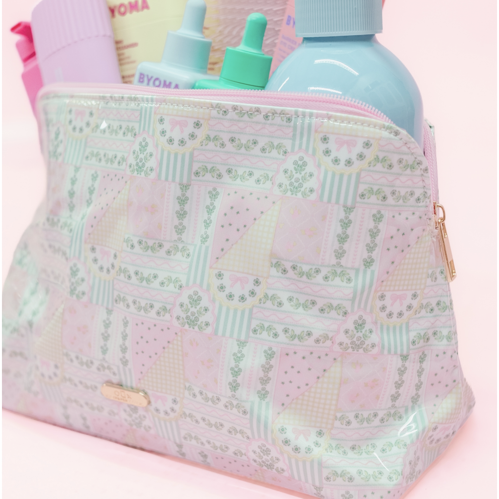 Large Cosmetic Wipeable Pouch with Zipper - Patchwork Floral