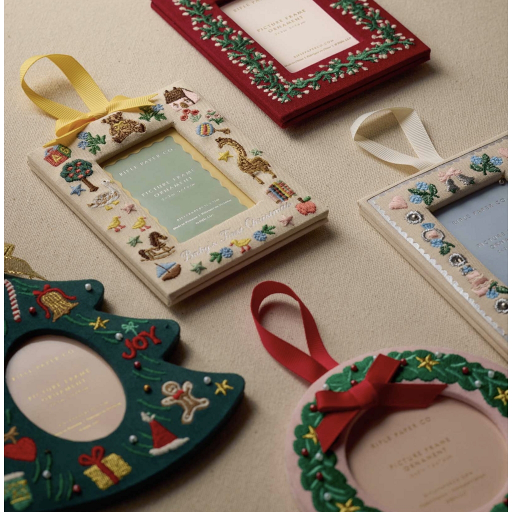 Christmas Wreath Embroidered Frame Ornament