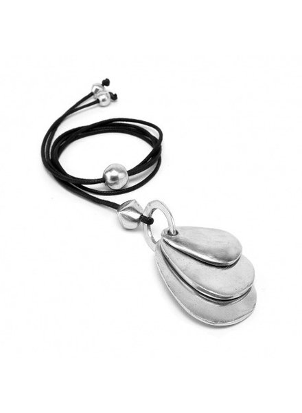 3 OVERLAPPING OVALS, Material: 100% recycled aluminium. Nickel tested jewelry.