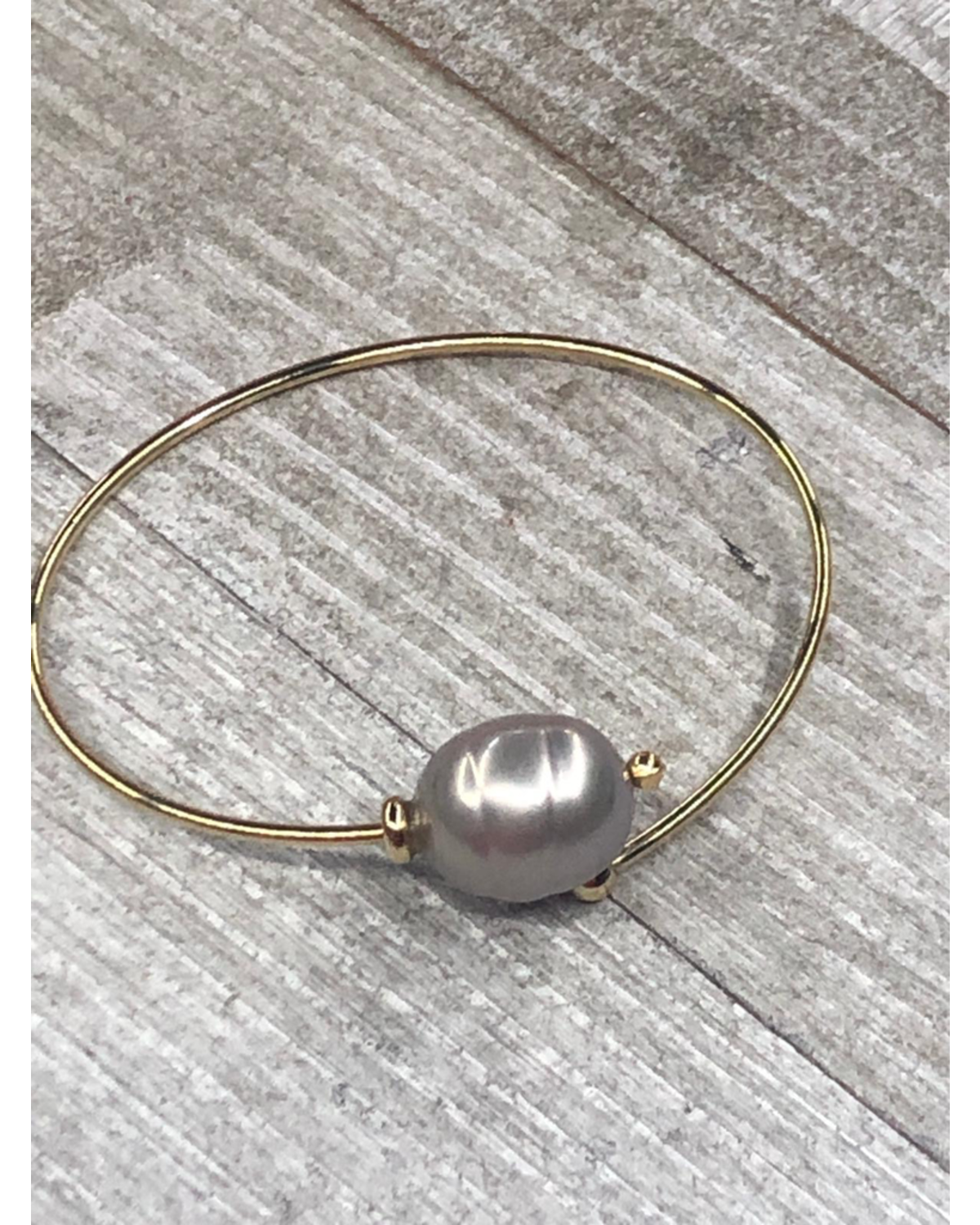 Grey Pearl Brazalet