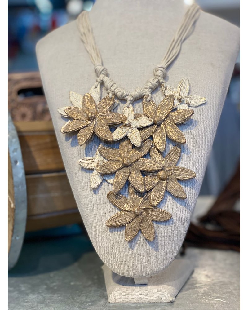 Beige/Gold Flower Necklaces
