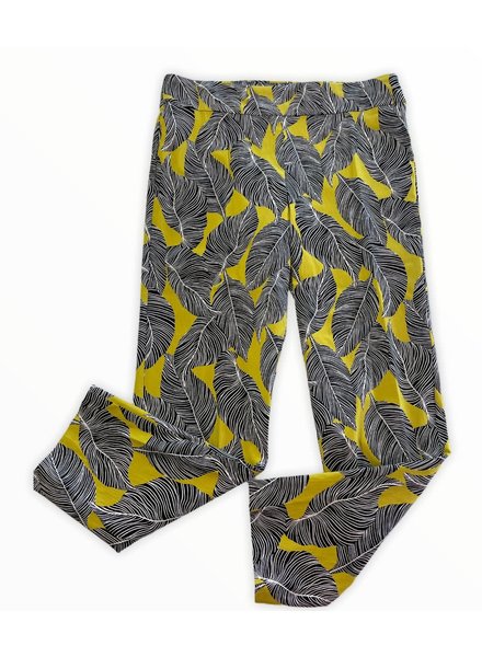 Krazy Larry Pull-On Ankle Pants Leaves