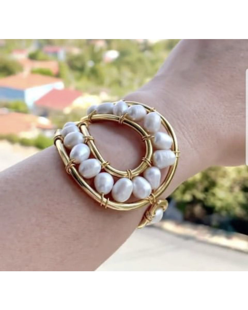 Gold Plated Bracelet with Pearls