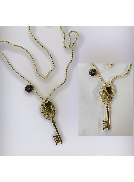 Big key & heart 4 soles necklace