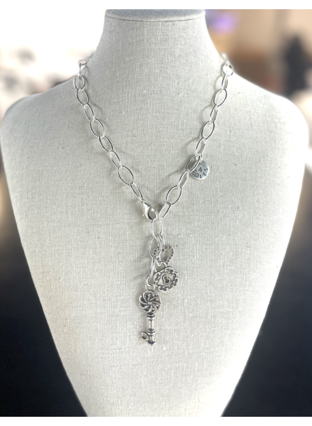 Silver Lock & Key Necklace 4 soles