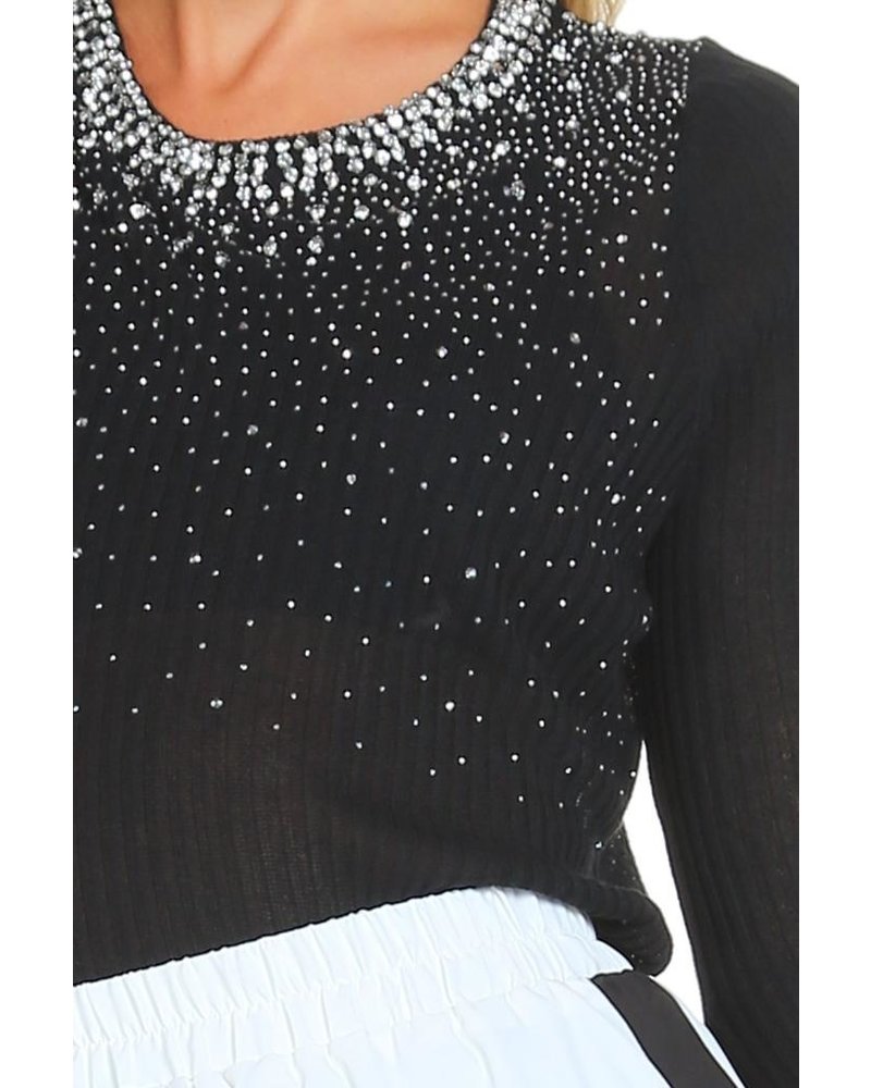 KNITTED SWEATER TOP WITH FRONT EMBELLISHMENT