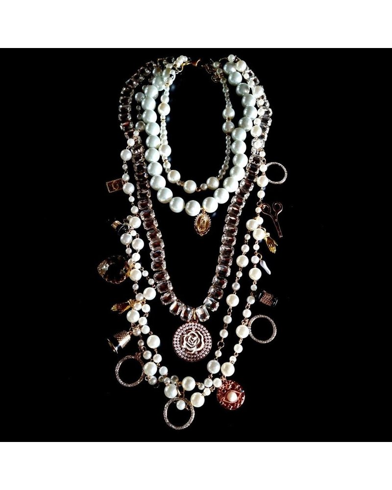 BARROQUE PEARLS NECKLACE