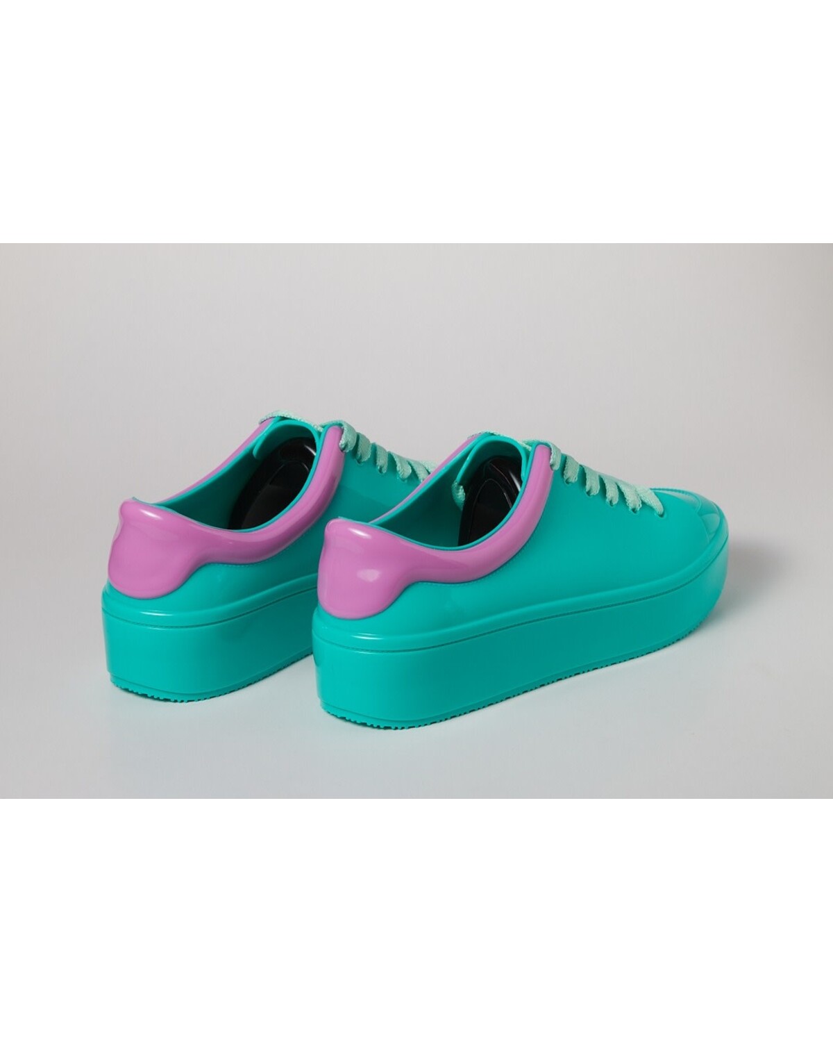 Tenis en Polyvinyl