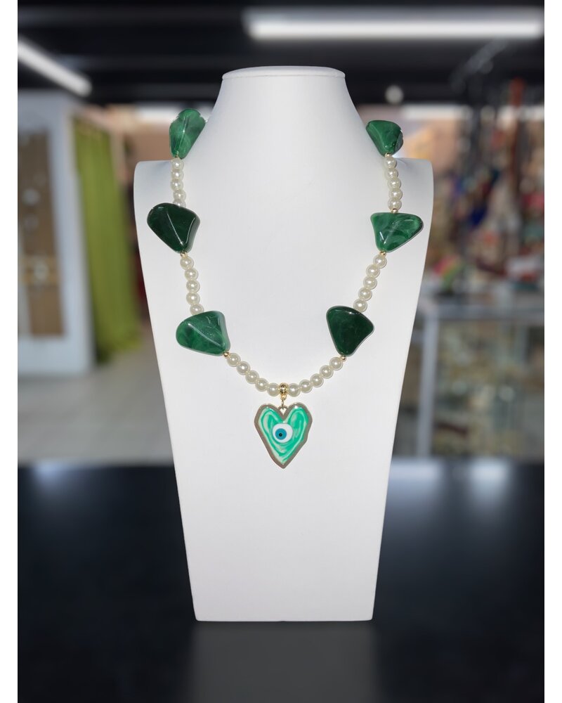 Pearl w/ Emerald Green Stone and Heart