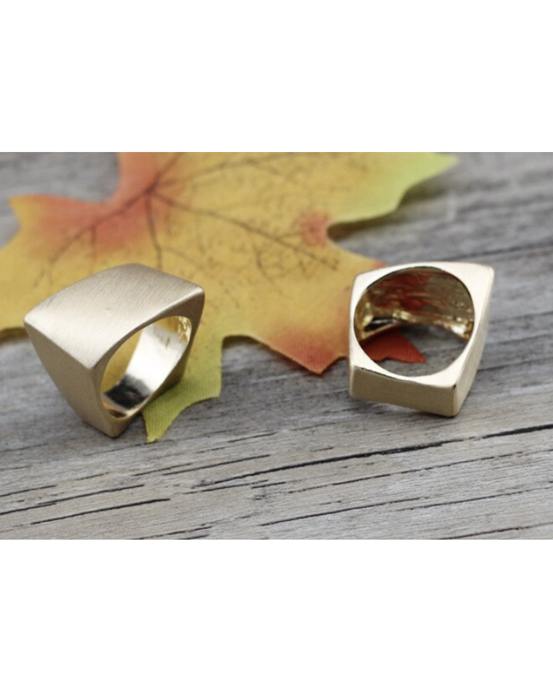 Brass Gold-plated Charming Irregular Metal Ring