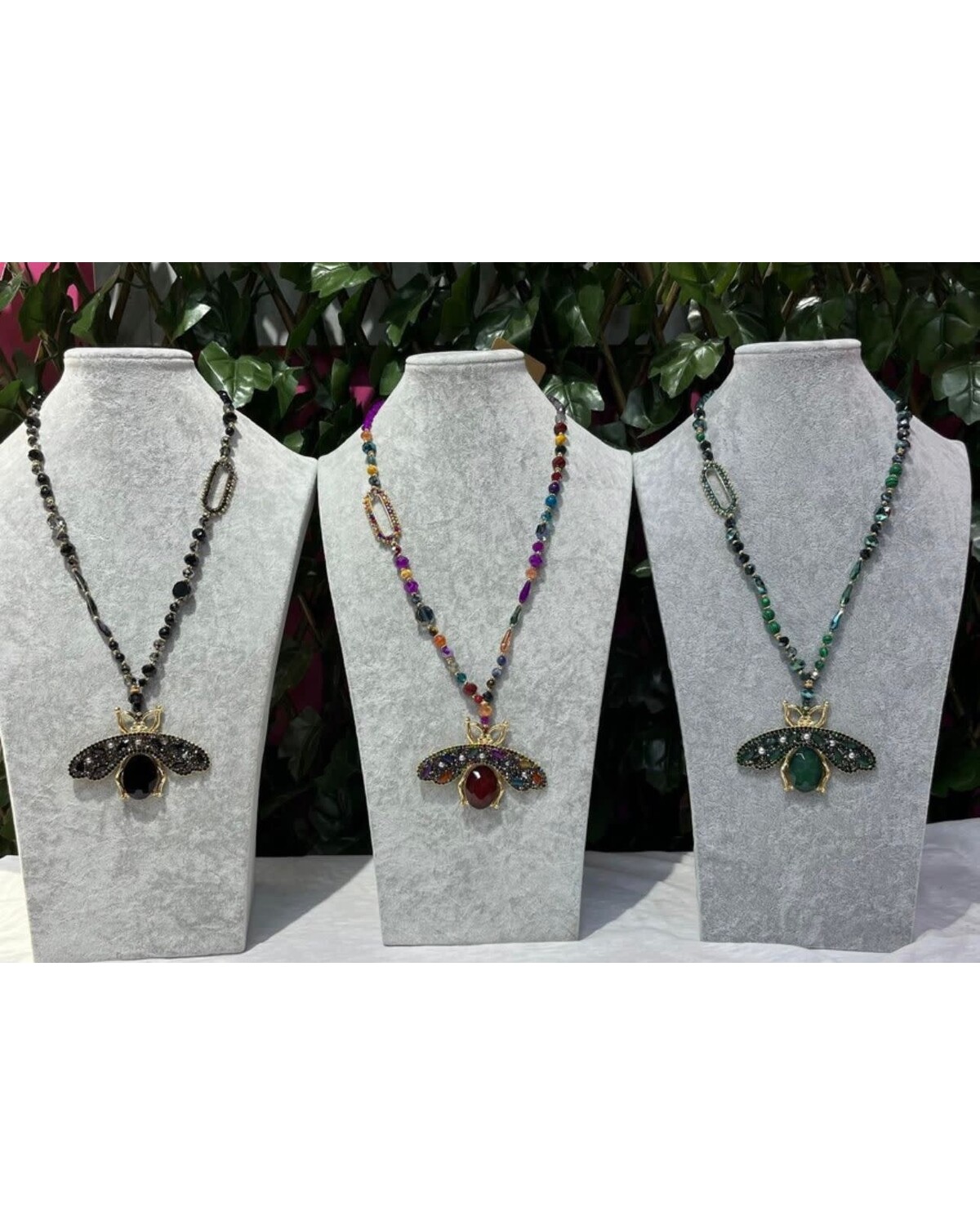 XL521 Multi Beads Bee Necklace