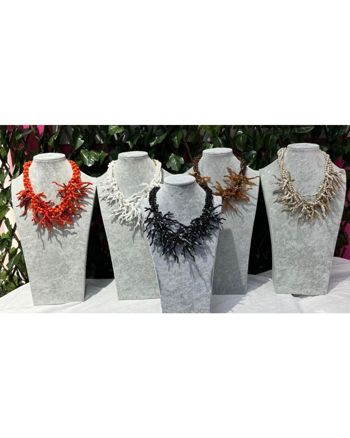XL663 Short Corals Necklace