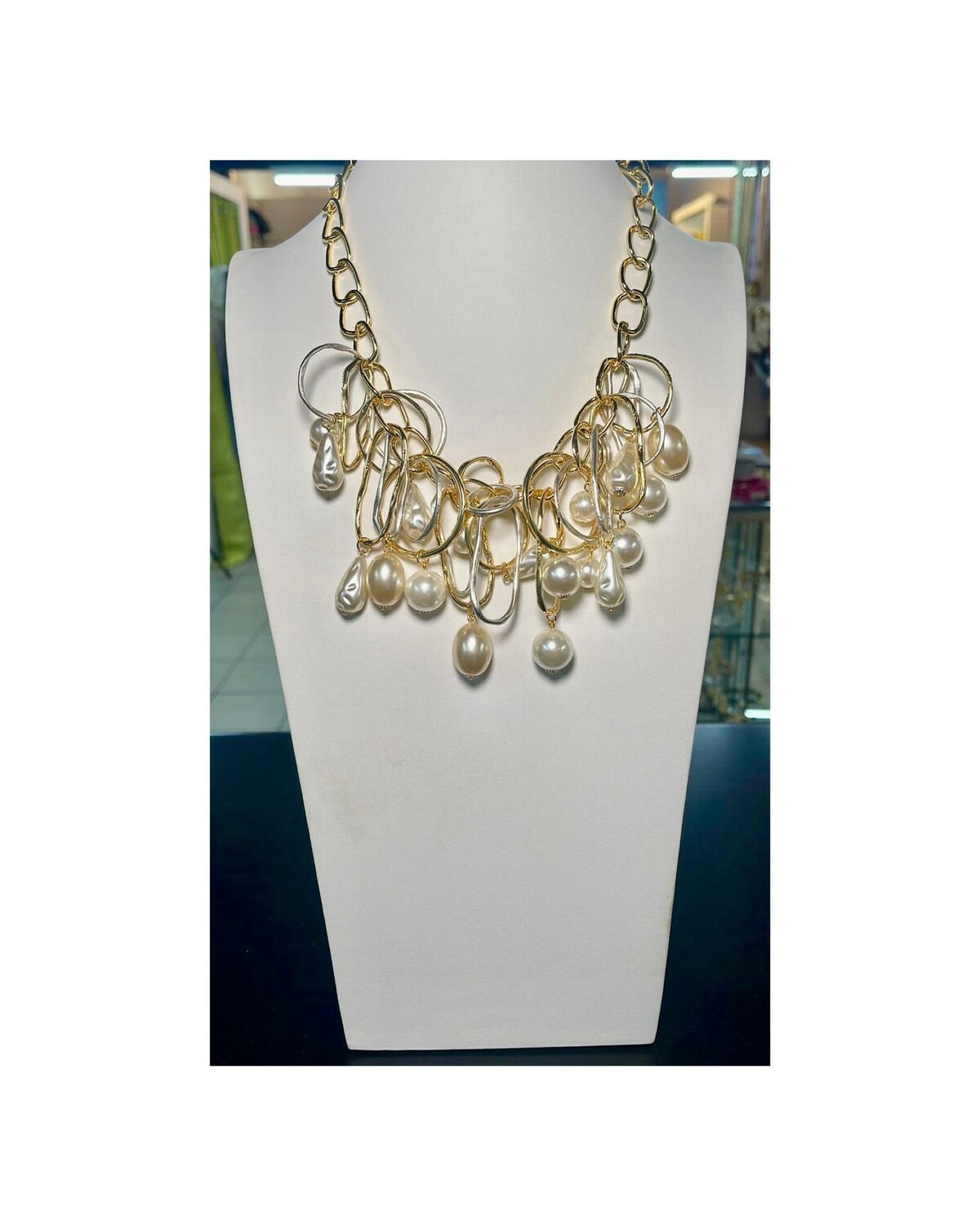 Multi Pearl Short Necklace